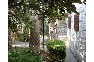 Croacia Privát Sutivan, Exterior